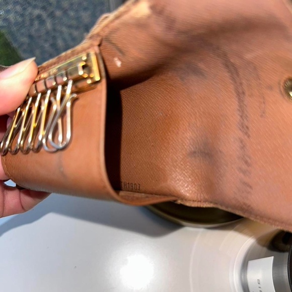 LOUIS VUITTON - monogram multicles 6 ring key case - Picture 7 of 7